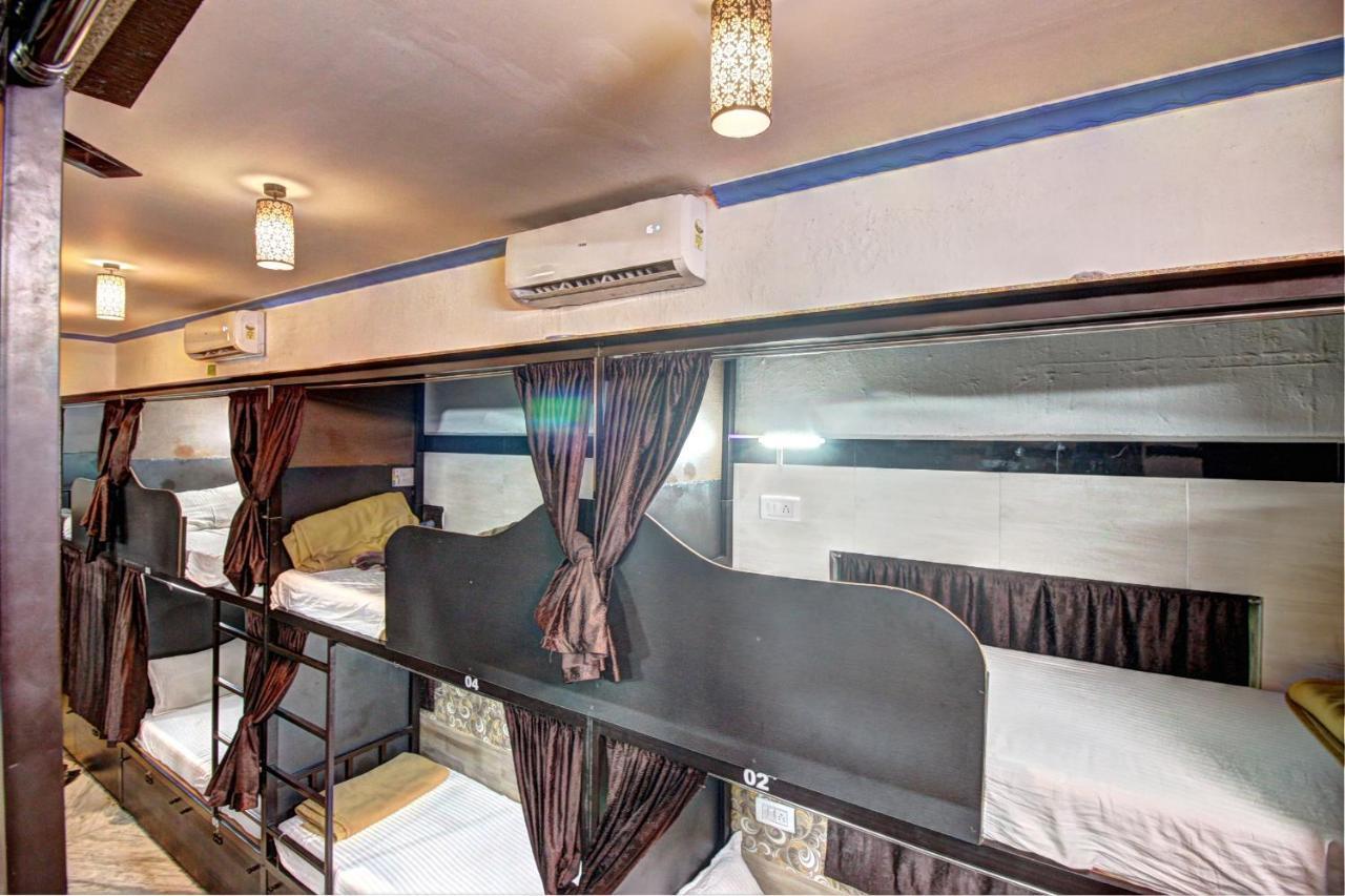 Sunshine Backpackers, Airport Vandrarhem Mumbai Exteriör bild